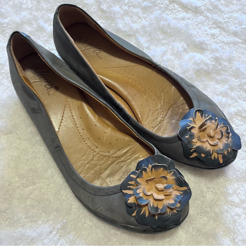 Naya Leather Ballet Flats Gray/Gold Size 9.5